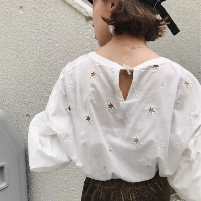 Ameri VINTAGE(アメリヴィンテージ)のAmeri VINTAGE MEDI LANTERN STARS BLOUSE レディースのトップス(シャツ/ブラウス(長袖/七分))の商品写真