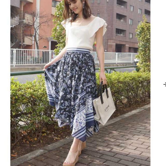 MERCURYDUO(マーキュリーデュオ)のMERCURY♡スカーフ柄イレヘムスカート レディースのスカート(ひざ丈スカート)の商品写真