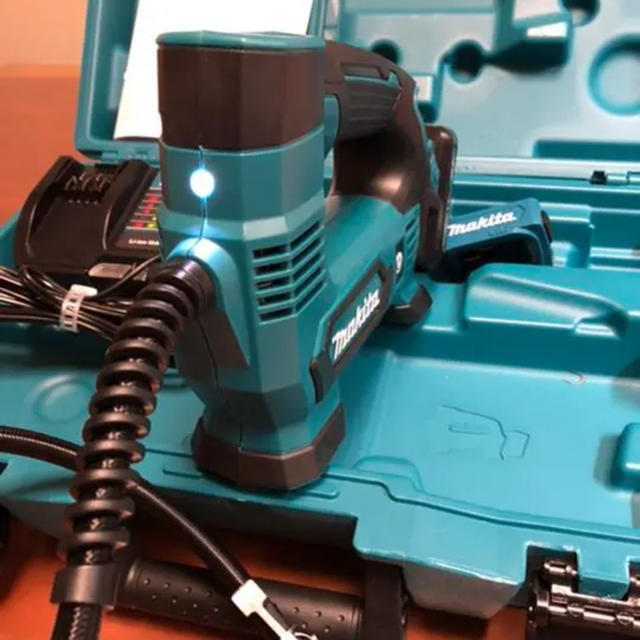 マキタ(Makita) 充電式空気入れ(バッテリ 充電器 ケース) MP100D