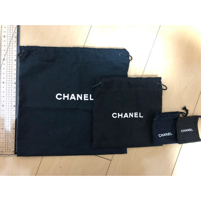 CHANEL(シャネル)のシャネル 巾着 ポーチ レディースのファッション小物(ポーチ)の商品写真