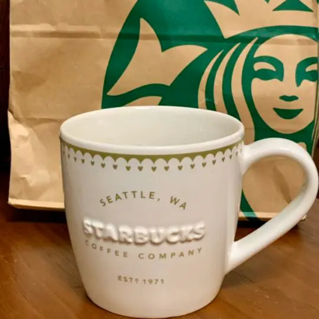 Starbucks Coffee(スターバックスコーヒー)のスターバックス　バレンタイン2020マグカップ、ホワイト インテリア/住まい/日用品のキッチン/食器(グラス/カップ)の商品写真