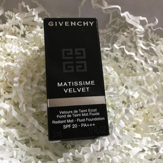 ジバンシィ(GIVENCHY)のオマケつき♡GIVENCHY♡マティシム・ベルベット・フルイド♡5ml(ファンデーション)