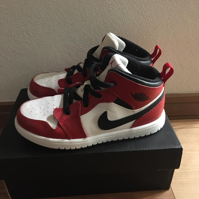 NIKE(ナイキ)のAIR JORDAN 1 MID TD ブルズカラー　16cm キッズ/ベビー/マタニティのキッズ靴/シューズ(15cm~)(スニーカー)の商品写真