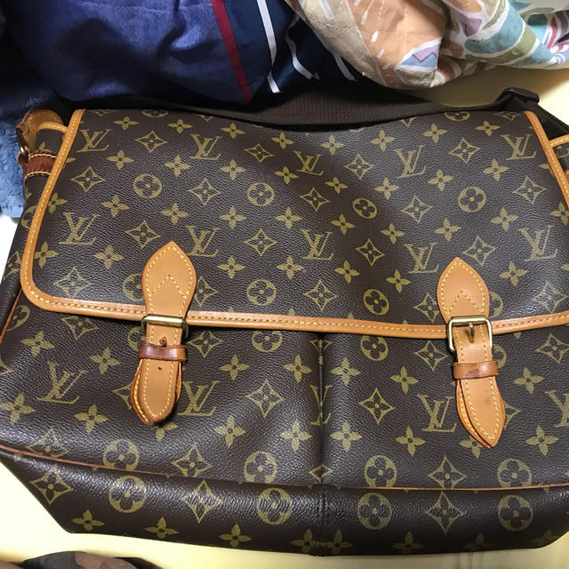 LOUIS VUITTON(ルイヴィトン)のルイヴィトン ジベシエール レディースのバッグ(ショルダーバッグ)の商品写真