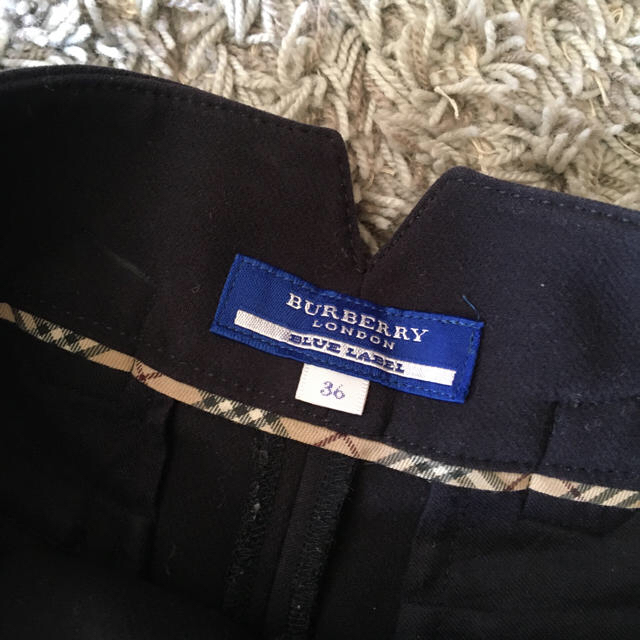 BURBERRY BLUE LABEL(バーバリーブルーレーベル)のバーバリー ブルーレーベル ショートパンツ 紺 ネイビー　美品 レディースのパンツ(ショートパンツ)の商品写真