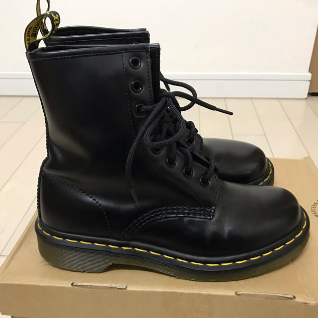 Dr.Martens(ドクターマーチン)の【極美品】Dr.Martens ドクターマーチン 8ホールブーツ 箱付き レディースの靴/シューズ(ブーツ)の商品写真