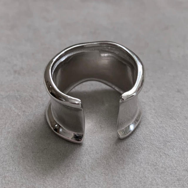 シルバー925 デザイン平打ちリング　silver925 カーブ メンズのアクセサリー(リング(指輪))の商品写真