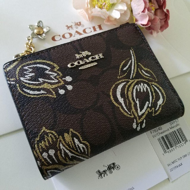 COACH(コーチ)の新品【COACH コーチ】 チャーム付き折り財布 (チューリップ) レディースのファッション小物(財布)の商品写真