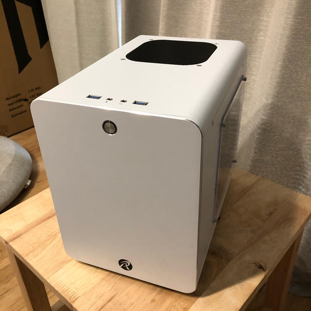 Mini ITX PCケースMETIS PLUS White