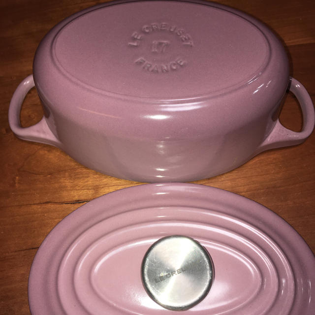 LE CREUSET(ルクルーゼ)のル・クルーゼ　ココット・オーバル17センチ インテリア/住まい/日用品のキッチン/食器(鍋/フライパン)の商品写真