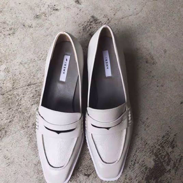 Ameri VINTAGE(アメリヴィンテージ)のAmeri♡chasm loafers＊wht レディースの靴/シューズ(ローファー/革靴)の商品写真