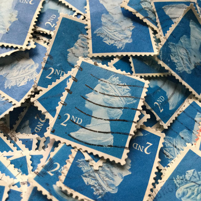 海外切手イギリス◆エリザベス女王 ブルー200枚 エンタメ/ホビーのコレクション(使用済み切手/官製はがき)の商品写真