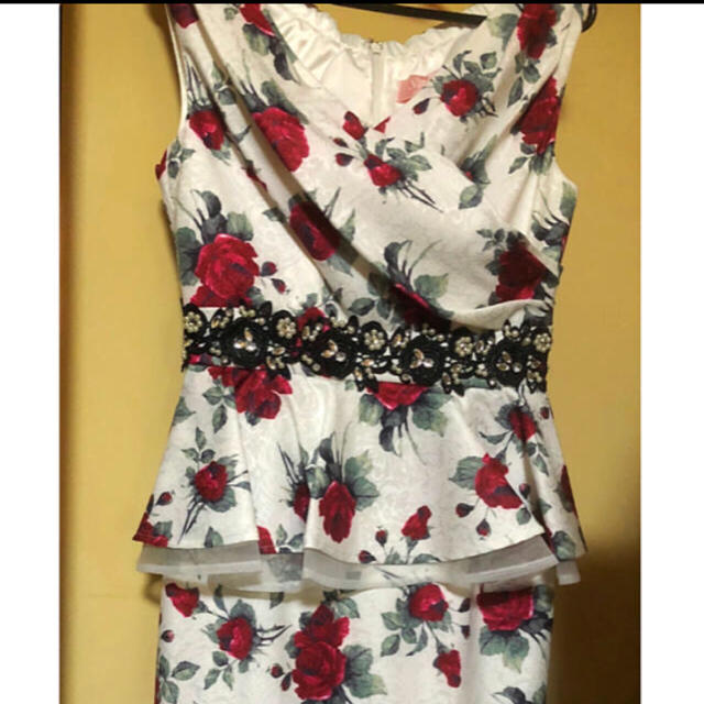 JEWELS(ジュエルズ)のSOBRE ペプラム ミニドレス Mサイズ レディースのフォーマル/ドレス(ナイトドレス)の商品写真