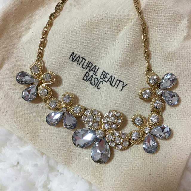 NATURAL BEAUTY BASIC(ナチュラルビューティーベーシック)のNB flower ネックレス レディースのアクセサリー(ネックレス)の商品写真