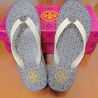 トリーバーチ(Tory Burch)のトリーバーチ   ビーサン　ネイビーx白(サンダル)