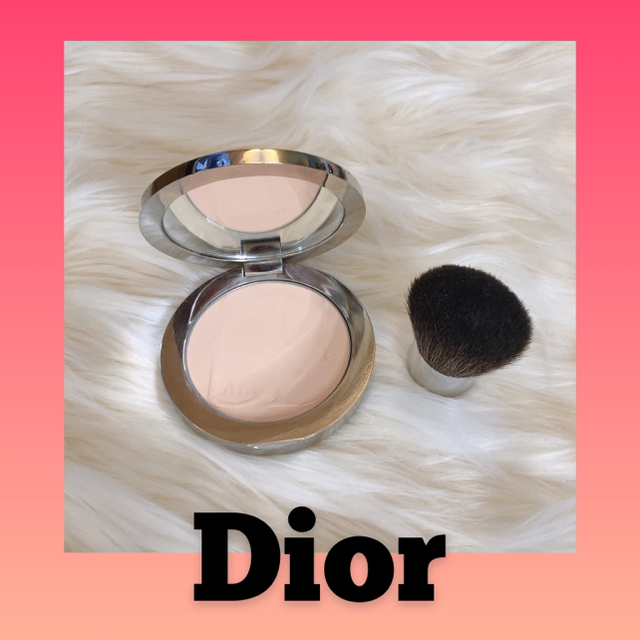 Christian Dior(クリスチャンディオール)のディオールスキン ヌード エアー パウダー コンパクト　20 ファンデーション コスメ/美容のベースメイク/化粧品(フェイスパウダー)の商品写真
