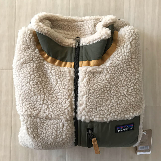 patagonia(パタゴニア)の新品!XXL パタゴニア キッズ レトロX ジャケット NAIB カーキ レディースのジャケット/アウター(ブルゾン)の商品写真