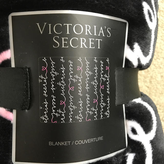 Victoria's Secret(ヴィクトリアズシークレット)のヴィクトリアシークレット　ブランケット　ポーチ　トート インテリア/住まい/日用品の寝具(毛布)の商品写真