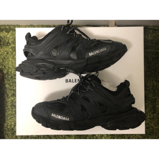 Balenciaga(バレンシアガ)のS♡様専用　BALENCIAGA バレンシアガ　トラックトレーナー　 メンズの靴/シューズ(スニーカー)の商品写真