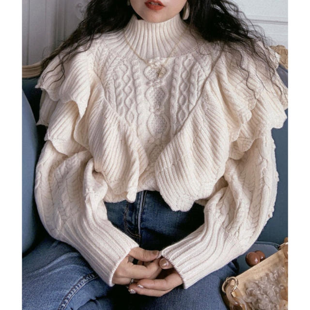 who's who Chico(フーズフーチコ)のAM様専用 RURU bigfrill knittops ZR2426 レディースのトップス(ニット/セーター)の商品写真