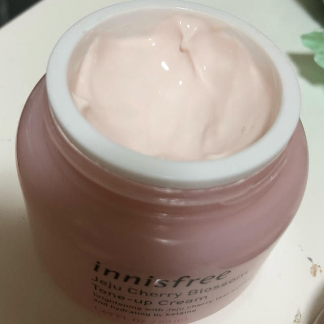 Innisfree(イニスフリー)のチェジュ チェリーブロッサム トーンアップクリーム コスメ/美容のベースメイク/化粧品(化粧下地)の商品写真