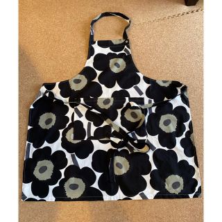 マリメッコ(marimekko)の「るんば様専用」マリメッコ　エプロン　ホワイト×ブラック(その他)