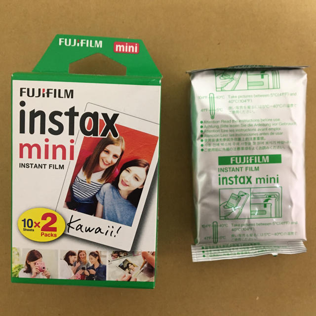 富士フイルム(フジフイルム)のFUJIFILM インスタントカラーフィルム instax mini スマホ/家電/カメラのスマホ/家電/カメラ その他(その他)の商品写真