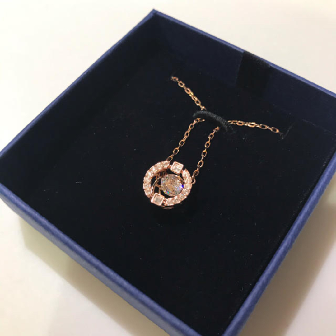 SWAROVSKI(スワロフスキー)の 【新品未使用】スワロフスキー SWAROVSKI ネックレス レディースのアクセサリー(ネックレス)の商品写真