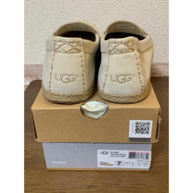 UGG(アグ)のUGG W ROZIE SERAPE BEADS1011176 w/AWHT レディースの靴/シューズ(スリッポン/モカシン)の商品写真