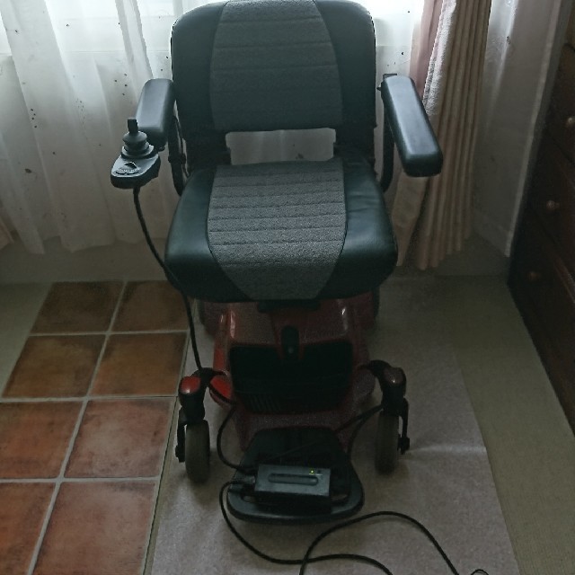 アルケアコーポレーション ゴーチェアー 電動 車椅子