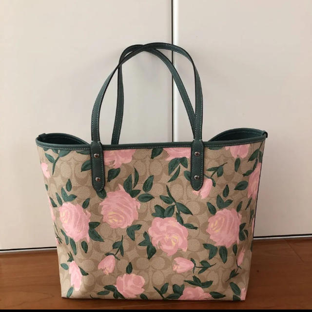 COACH(コーチ)の新品 正規品 coach トートバッグ 花柄(2018年春モデル) レディースのバッグ(トートバッグ)の商品写真