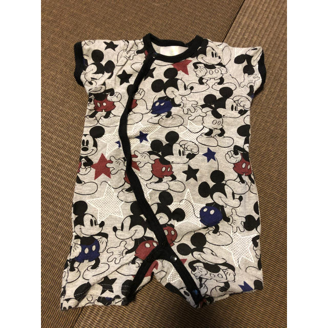 Disney(ディズニー)のディズニー　ミッキー　ロンパース　半袖　60 キッズ/ベビー/マタニティのベビー服(~85cm)(ロンパース)の商品写真