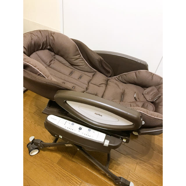 アップリカ ユラリズム オートHIDX ポンモーゾ ハイローベッド&チェア