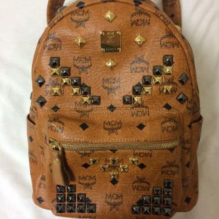 エムシーエム(MCM)のMCM ミディアムサイズ バックパック コニャック スタッズ (バッグパック/リュック)