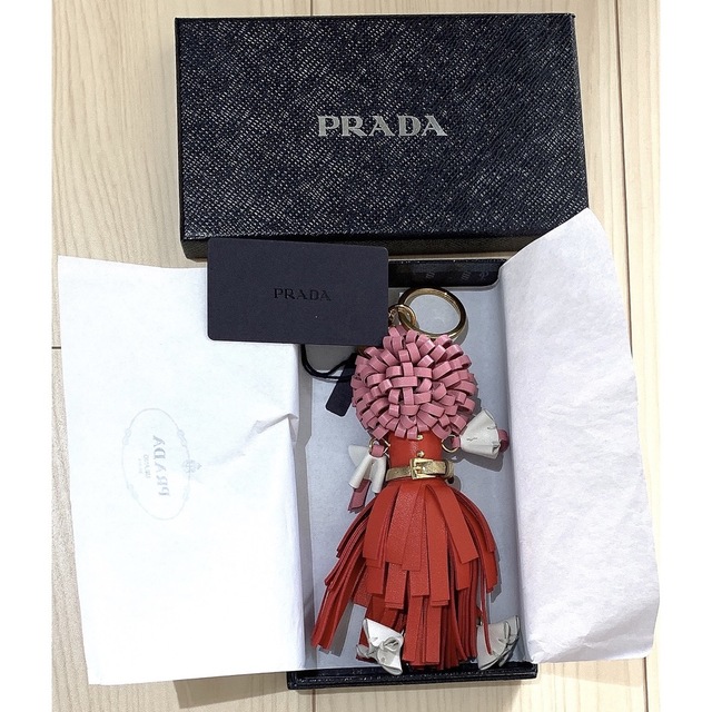 PRADA(プラダ)のプラダ　チャーム　レッド レディースのファッション小物(キーホルダー)の商品写真