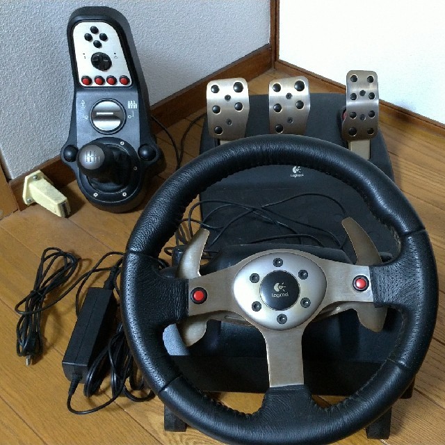 Logicool G25 Racing WheelとPS3コントローラー2台