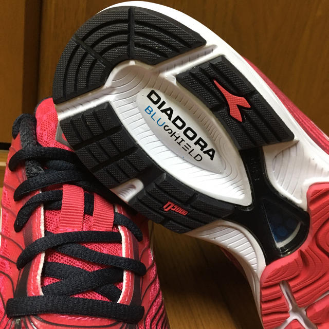 DIADORA(ディアドラ)の定価19250円・ディアドラ・スニーカー・23cm     レディースの靴/シューズ(スニーカー)の商品写真