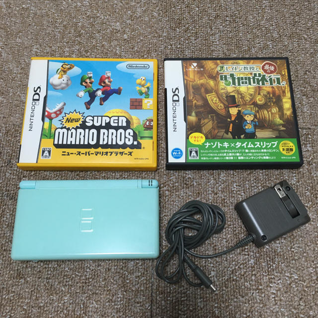 ニンテンドーDS(ニンテンドーDS)のNintendo ニンテンドー DS lite ソフト2本付き エンタメ/ホビーのゲームソフト/ゲーム機本体(携帯用ゲーム機本体)の商品写真