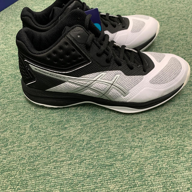 asics(アシックス)のasics middle バレーシューズ　25.5cm スポーツ/アウトドアのスポーツ/アウトドア その他(バレーボール)の商品写真