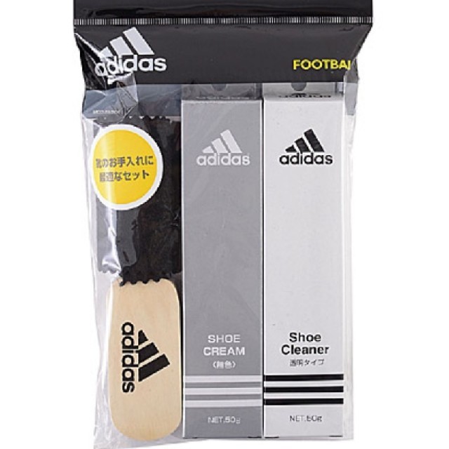 adidas(アディダス)のadidas アディダス　シューケア セット　新品 インテリア/住まい/日用品の日用品/生活雑貨/旅行(日用品/生活雑貨)の商品写真