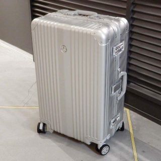 新品未使用 メルセデスベンツ スーツケース トロリー 四輪 アルミ シルバー(旅行用品)