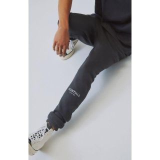 フィアオブゴッド(FEAR OF GOD)の★FOG ESSENTIALS★ Sweatpants ブラック［M］(その他)