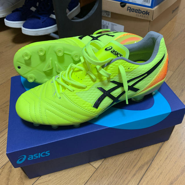 asics(アシックス)の専用 スポーツ/アウトドアのサッカー/フットサル(シューズ)の商品写真