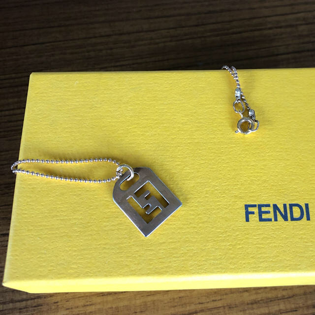 FENDI(フェンディ)のネックレス レディースのアクセサリー(ネックレス)の商品写真