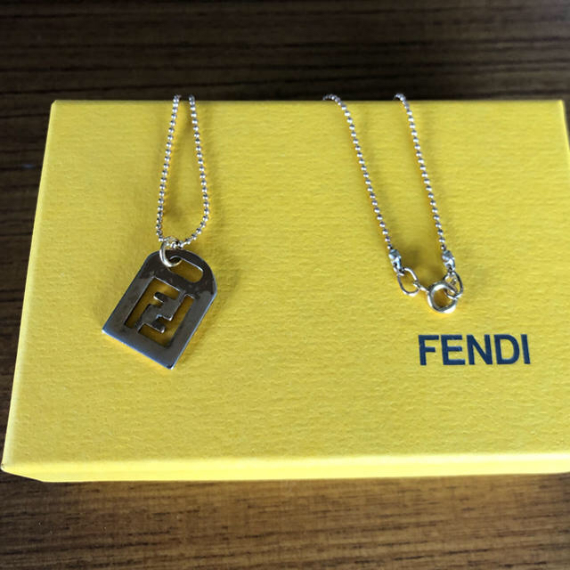 FENDI(フェンディ)のネックレス レディースのアクセサリー(ネックレス)の商品写真