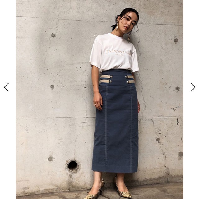 Ameri VINTAGE(アメリヴィンテージ)のAMERI  CONCHO BELT SKIRT レディースのスカート(ひざ丈スカート)の商品写真