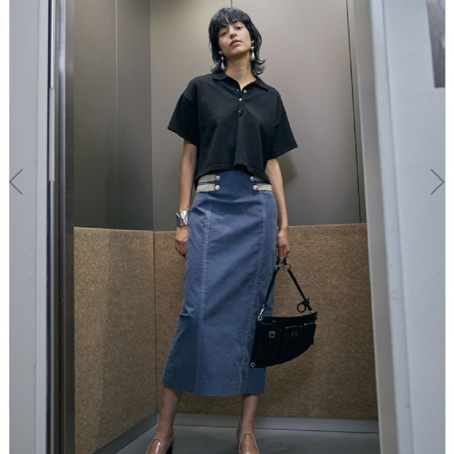 Ameri VINTAGE(アメリヴィンテージ)のAMERI  CONCHO BELT SKIRT レディースのスカート(ひざ丈スカート)の商品写真