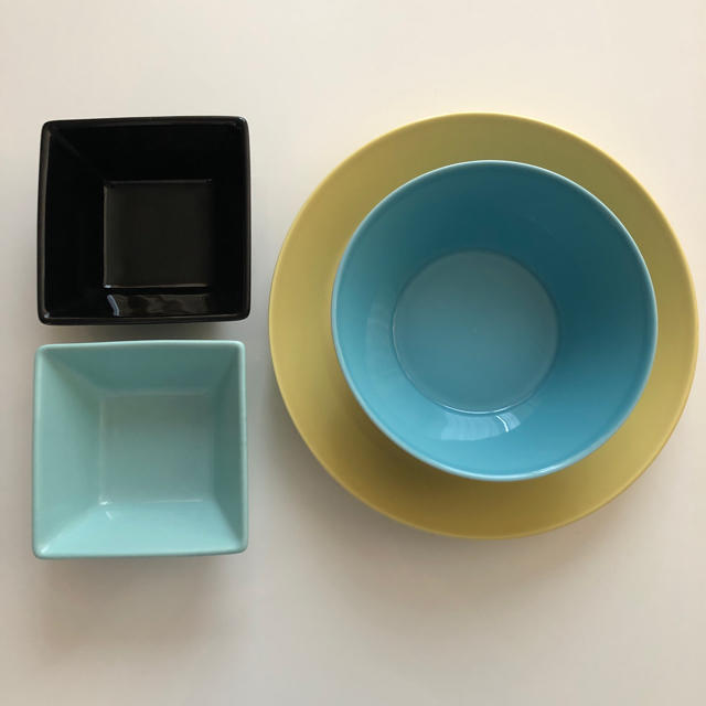 iittala(イッタラ)のイッタラ　アラビア　ティーマ　nero 廃盤セット インテリア/住まい/日用品のキッチン/食器(食器)の商品写真