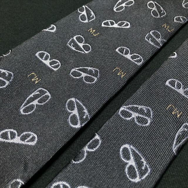 MARC JACOBS(マークジェイコブス)のマークジェイコブス ロゴ眼鏡 ネイビー ネクタイ A102-W15 メンズのファッション小物(ネクタイ)の商品写真