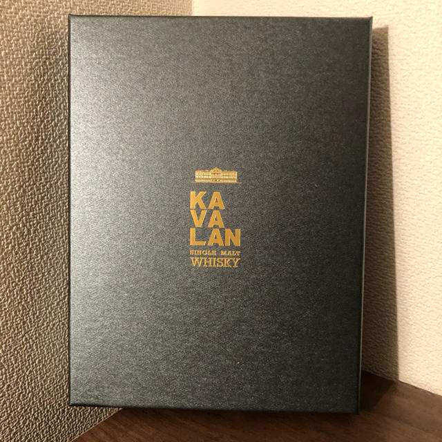  KAVALANカバラン チューブウィスキー50ml ×6本　箱付 食品/飲料/酒の酒(ウイスキー)の商品写真
